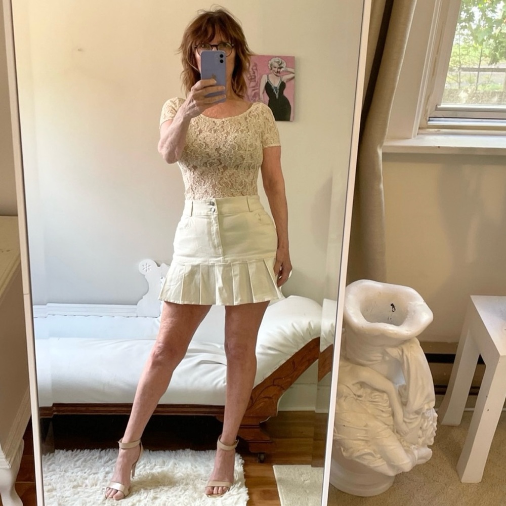 HOLLISTER CREAM PLEATED MINI SKIRT COTTON BLEND ZIPPER STRETCH WAIST POCKETS